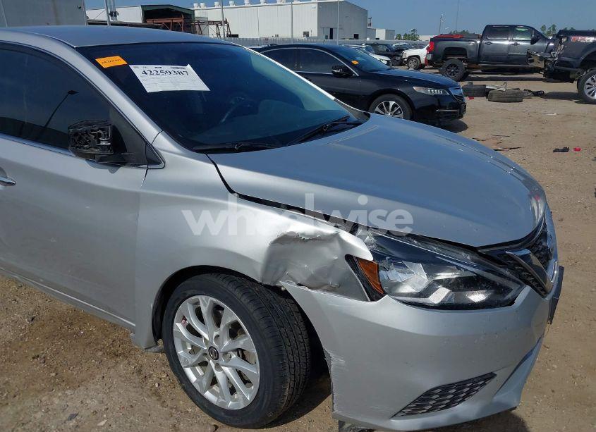 Photo 6 of 2019 Nissan Sentra SV (VIN 3N1AB7AP8KY393499)