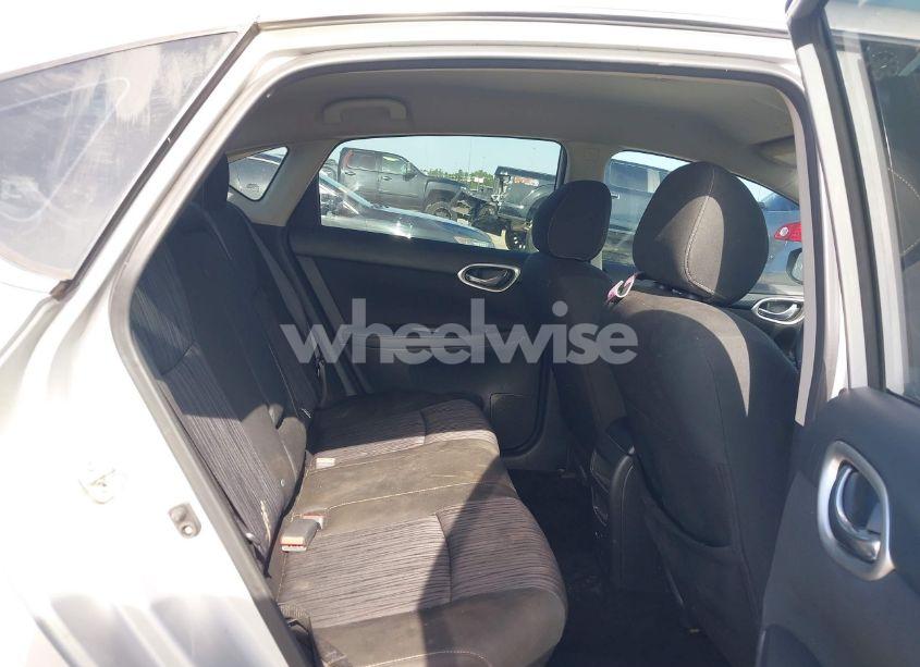 Photo 8 of 2019 Nissan Sentra SV (VIN 3N1AB7AP8KY393499)