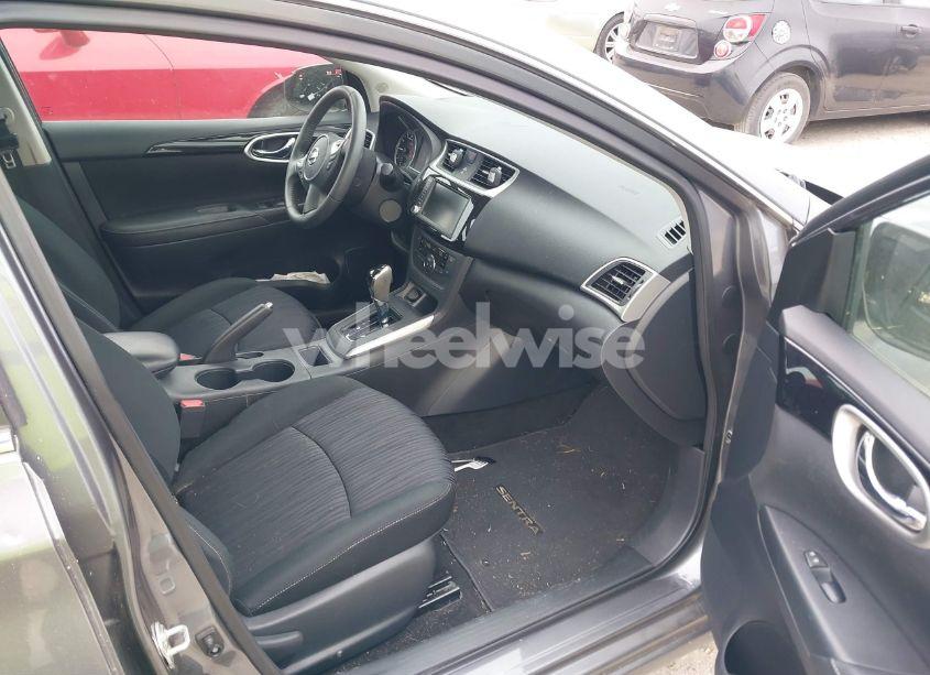 Photo 5 of 2019 Nissan Sentra SV (VIN 3N1AB7AP8KY396712)