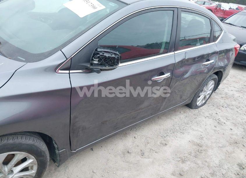 Photo 6 of 2019 Nissan Sentra SV (VIN 3N1AB7AP8KY396712)