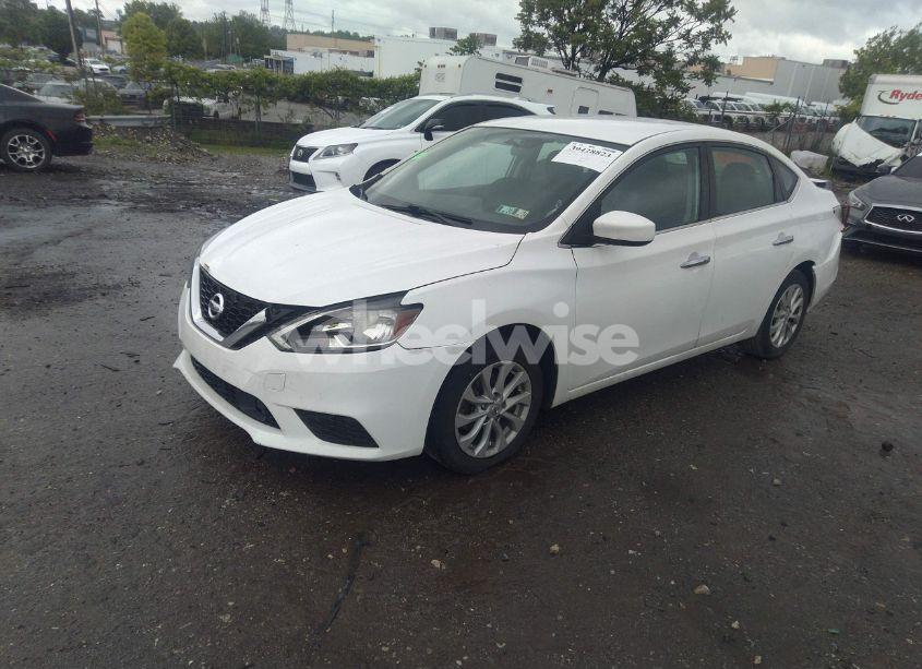 Photo 2 of 2019 Nissan Sentra SV (VIN 3N1AB7AP8KY433595)