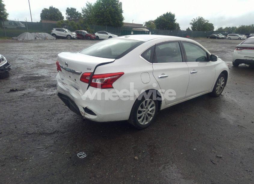 Photo 4 of 2019 Nissan Sentra SV (VIN 3N1AB7AP8KY433595)