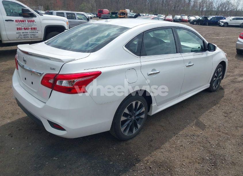 Photo 4 of 2019 Nissan Sentra SR (VIN 3N1AB7AP8KY453667)