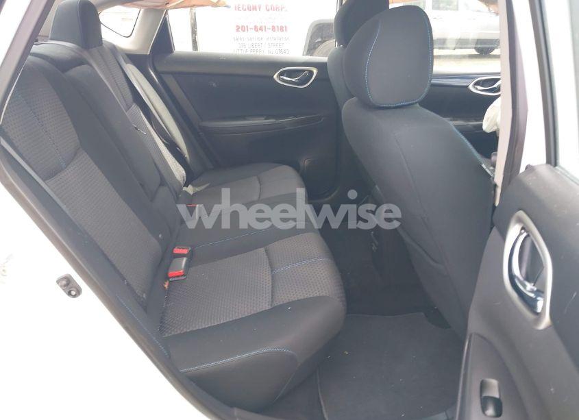 Photo 8 of 2019 Nissan Sentra SR (VIN 3N1AB7AP8KY453667)