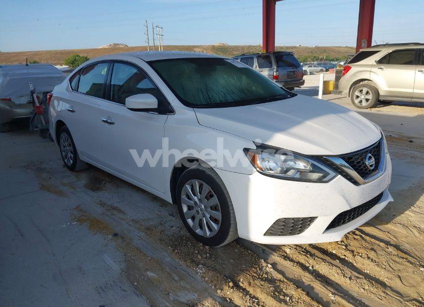 2016 Nissan Sentra SV (VIN 3N1AB7AP9GL665997) main photo