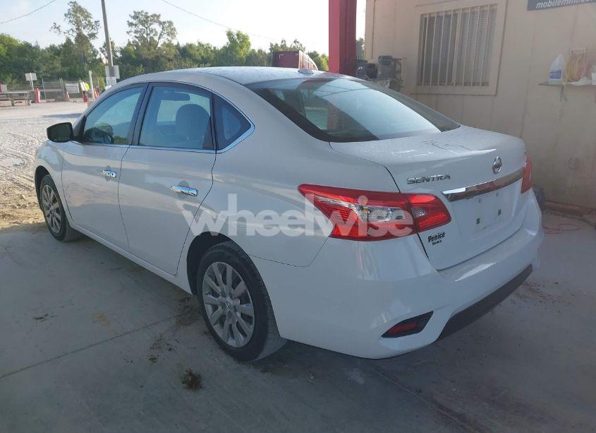 Photo 3 of 2016 Nissan Sentra SV (VIN 3N1AB7AP9GL665997)