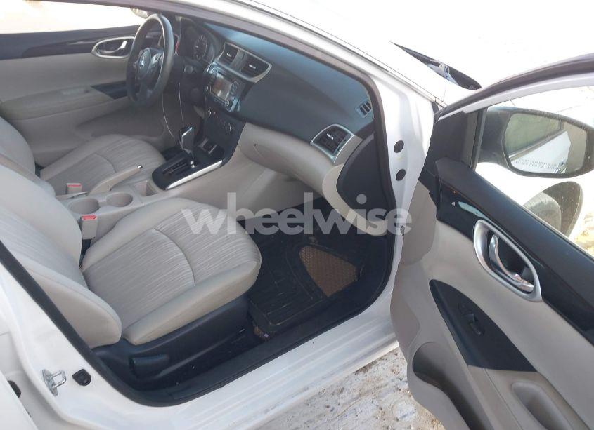 Photo 5 of 2016 Nissan Sentra SV (VIN 3N1AB7AP9GL665997)