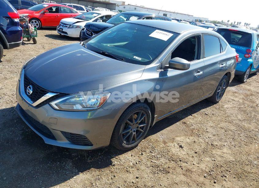 Photo 2 of 2016 Nissan Sentra SV (VIN 3N1AB7AP9GL677101)