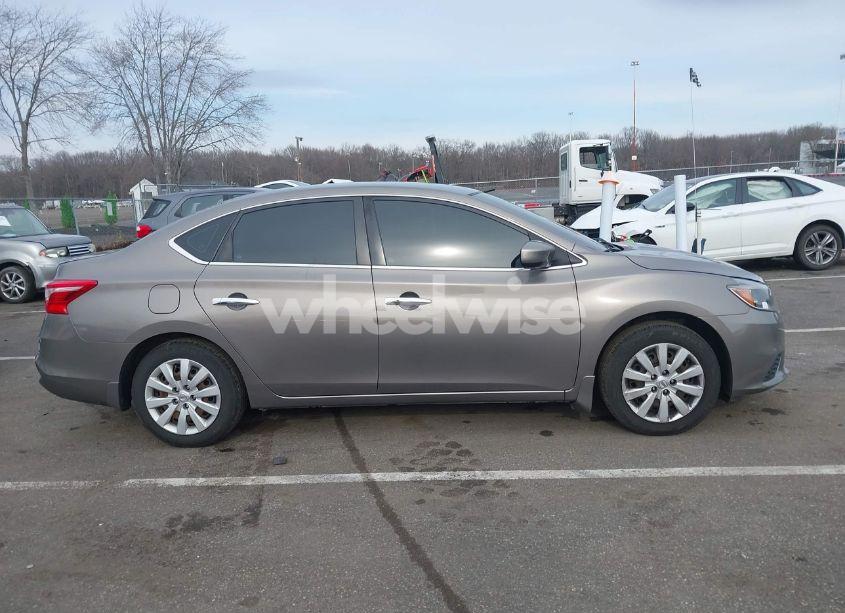Photo 13 of 2016 Nissan Sentra SV (VIN 3N1AB7AP9GL681133)