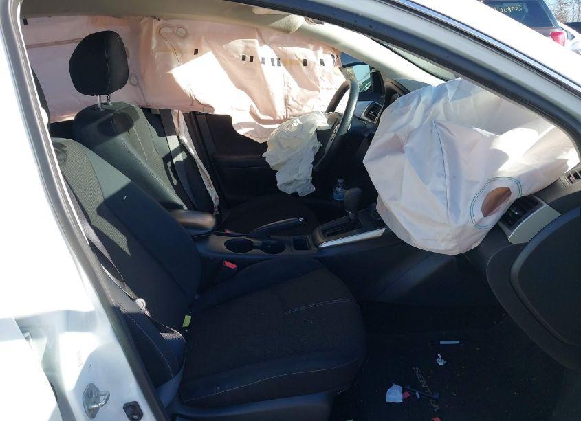 Photo 5 of 2016 Nissan Sentra N/A (VIN 3N1AB7AP9GY263142)