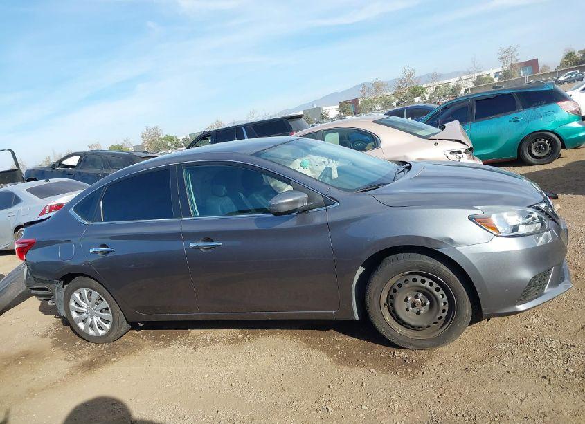 Photo 13 of 2017 Nissan Sentra SV (VIN 3N1AB7AP9HL639806)