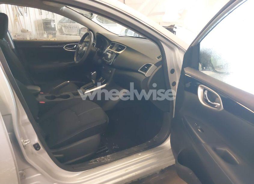 Photo 5 of 2017 Nissan Sentra SV (VIN 3N1AB7AP9HL675107)