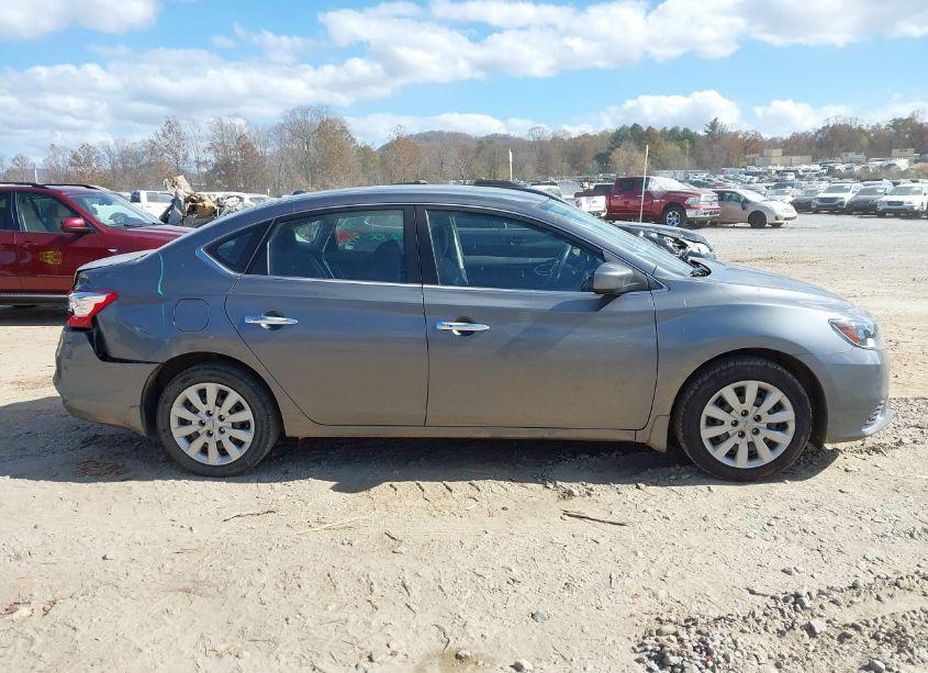 Photo 13 of 2017 Nissan Sentra SV (VIN 3N1AB7AP9HY239683)