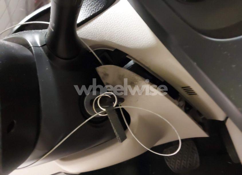 Photo 11 of 2017 Nissan Sentra S (VIN 3N1AB7AP9HY298071)