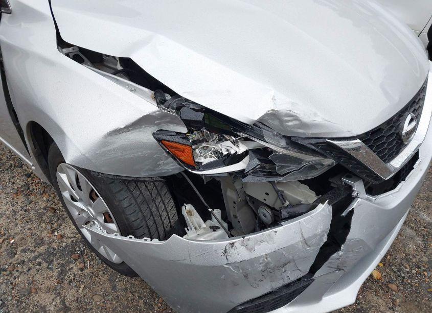 Photo 6 of 2017 Nissan Sentra SV (VIN 3N1AB7AP9HY319369)