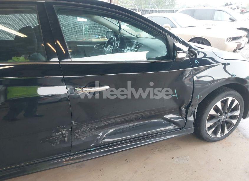 Photo 6 of 2017 Nissan Sentra SR (VIN 3N1AB7AP9HY341758)