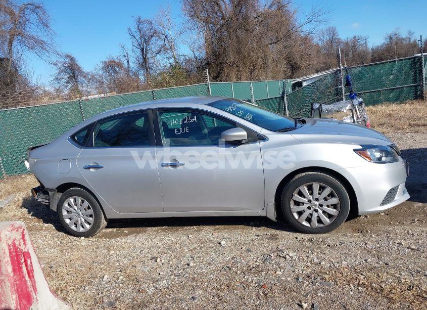 Photo 13 of 2017 Nissan Sentra SV (VIN 3N1AB7AP9HY362125)