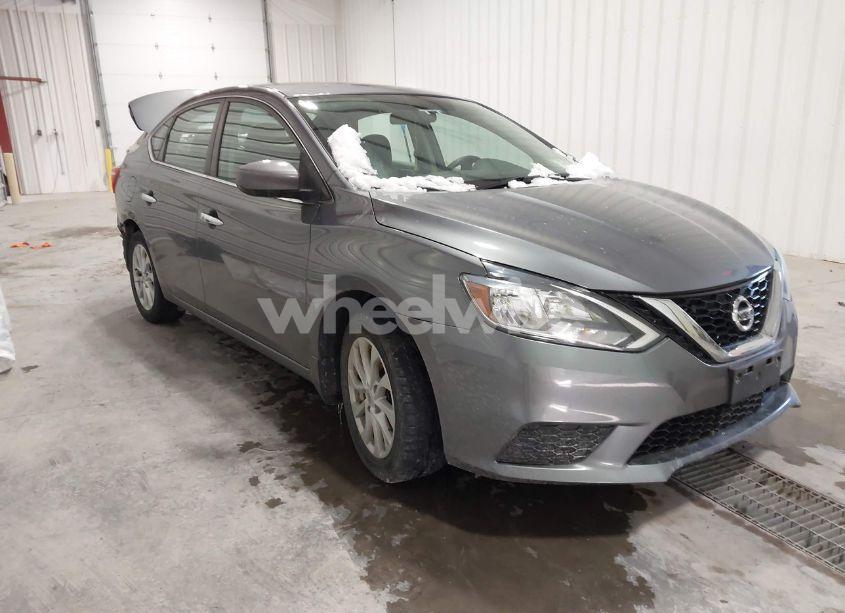 2018 Nissan Sentra SV (VIN 3N1AB7AP9JL620209) main photo