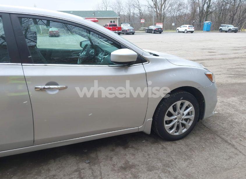 Photo 15 of 2018 Nissan Sentra SV (VIN 3N1AB7AP9JL622011)