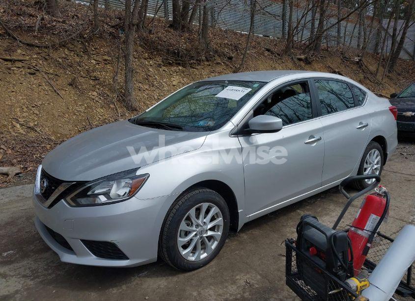 Photo 2 of 2018 Nissan Sentra SV (VIN 3N1AB7AP9JL622011)