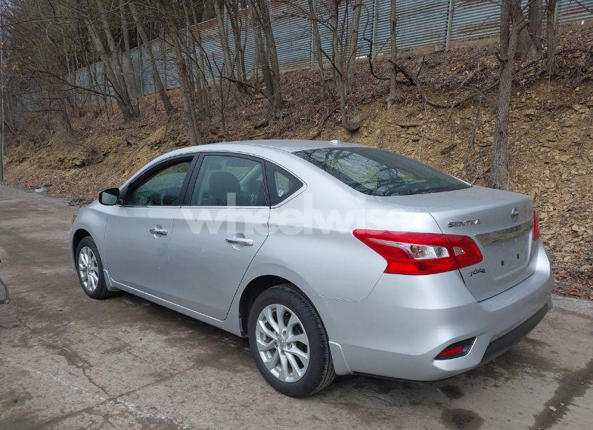 Photo 3 of 2018 Nissan Sentra SV (VIN 3N1AB7AP9JL622011)