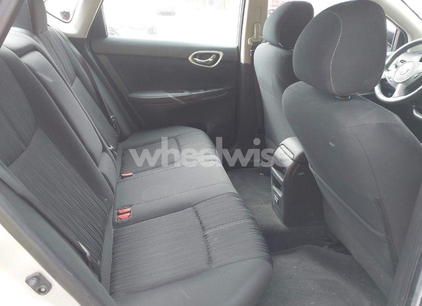 Photo 8 of 2018 Nissan Sentra SV (VIN 3N1AB7AP9JL622011)