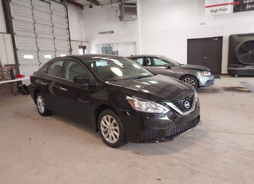 2018 Nissan Sentra SV (VIN 3N1AB7AP9JL635373) main photo