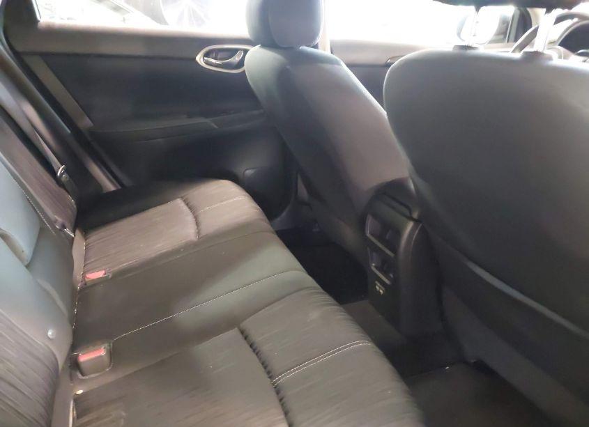 Photo 8 of 2018 Nissan Sentra SV (VIN 3N1AB7AP9JL635373)