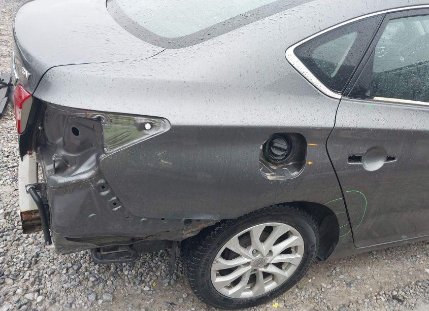 Photo 6 of 2018 Nissan Sentra SV (VIN 3N1AB7AP9JL654280)