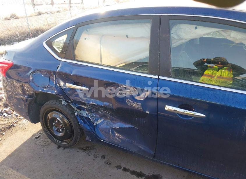 Photo 6 of 2018 Nissan Sentra SV (VIN 3N1AB7AP9JL656269)