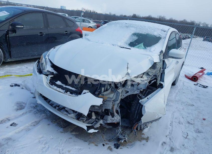Photo 2 of 2018 Nissan Sentra SV (VIN 3N1AB7AP9JL662718)