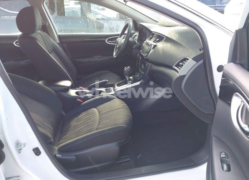 Photo 5 of 2018 Nissan Sentra SV (VIN 3N1AB7AP9JL662718)