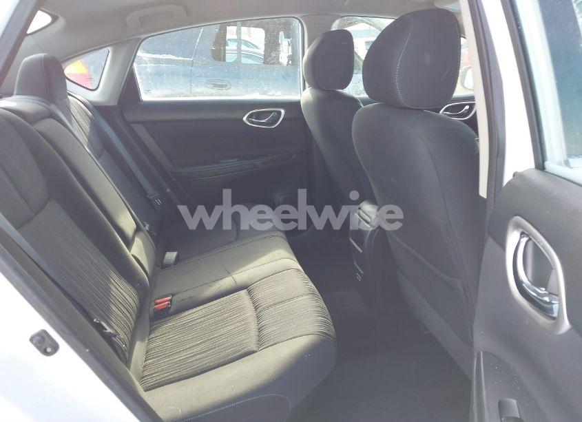 Photo 8 of 2018 Nissan Sentra SV (VIN 3N1AB7AP9JL662718)