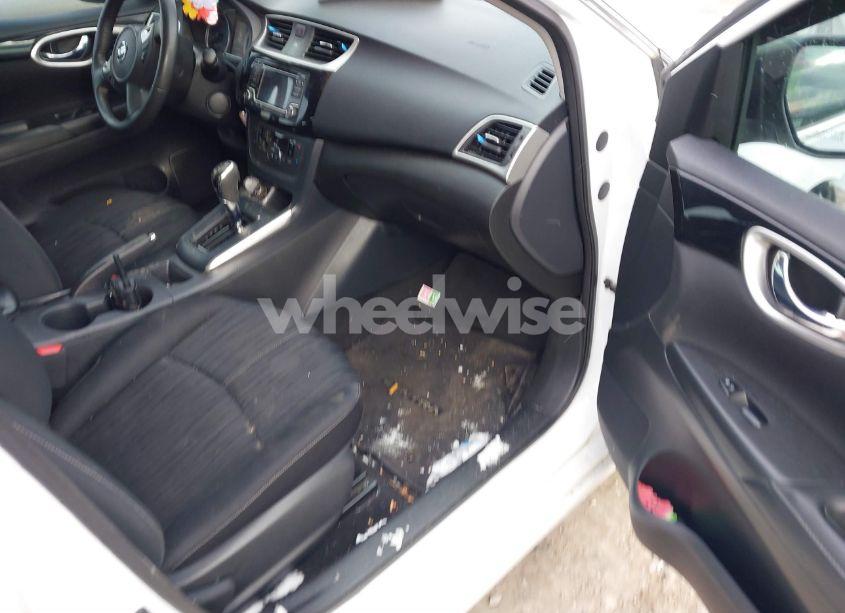 Photo 5 of 2018 Nissan Sentra SV (VIN 3N1AB7AP9JL662752)