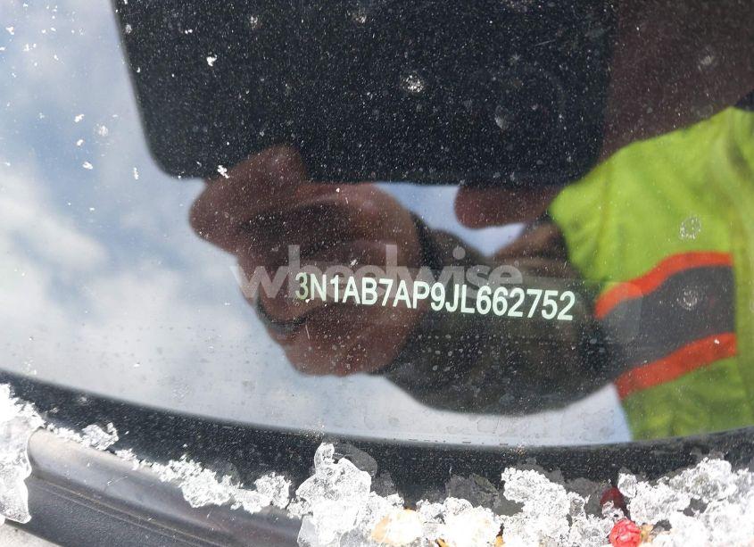 Photo 9 of 2018 Nissan Sentra SV (VIN 3N1AB7AP9JL662752)