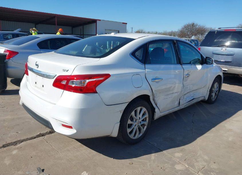Photo 4 of 2018 Nissan Sentra SV (VIN 3N1AB7AP9JY225305)