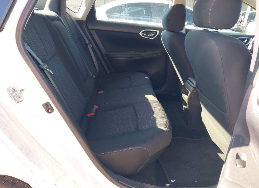 Photo 8 of 2018 Nissan Sentra SV (VIN 3N1AB7AP9JY225305)