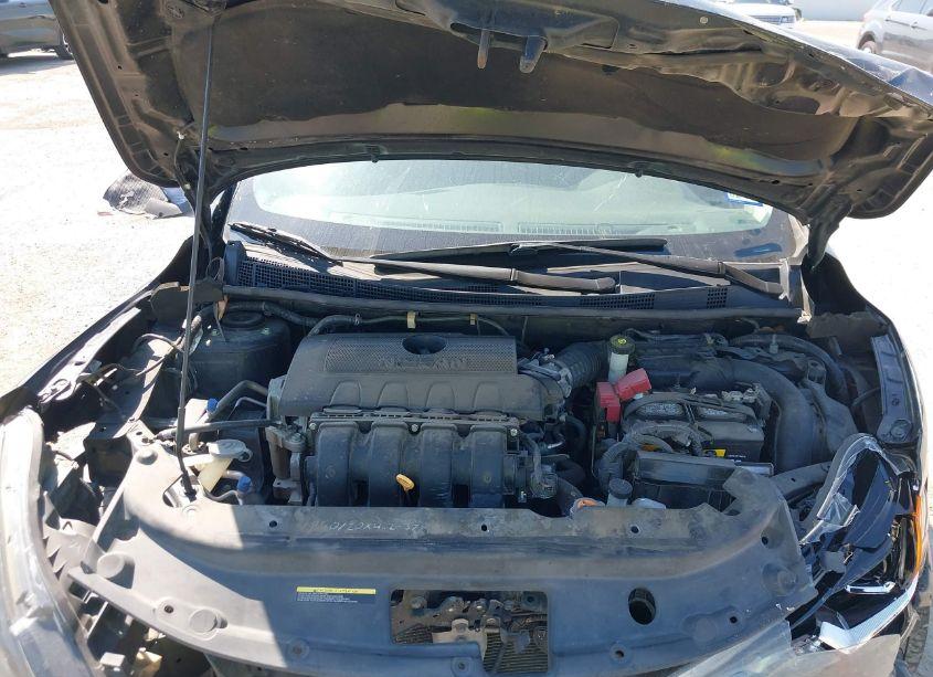 Photo 10 of 2018 Nissan Sentra SR (VIN 3N1AB7AP9JY237695)