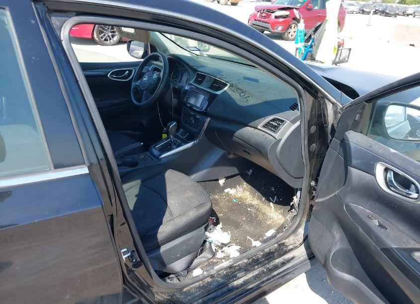 Photo 5 of 2018 Nissan Sentra SR (VIN 3N1AB7AP9JY237695)