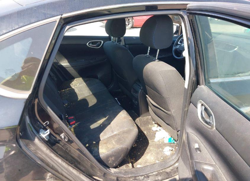 Photo 8 of 2018 Nissan Sentra SR (VIN 3N1AB7AP9JY237695)