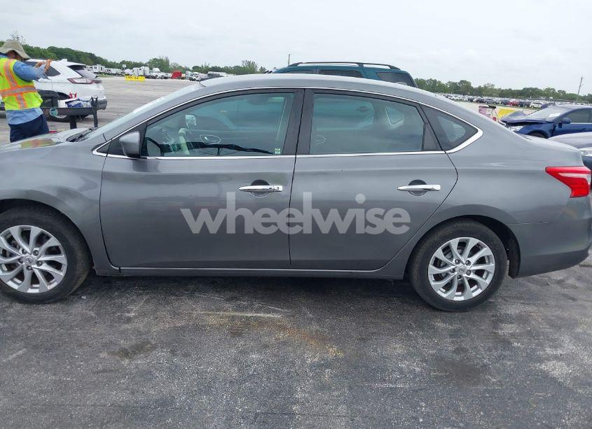 Photo 15 of 2018 Nissan Sentra SV (VIN 3N1AB7AP9JY254528)