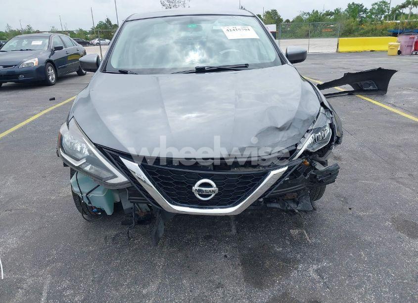 Photo 6 of 2018 Nissan Sentra SV (VIN 3N1AB7AP9JY254528)