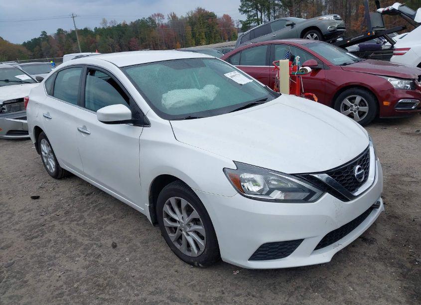 2018 Nissan Sentra SV (VIN 3N1AB7AP9JY267585) main photo