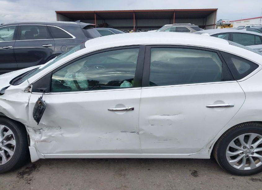 Photo 14 of 2018 Nissan Sentra SV (VIN 3N1AB7AP9JY267585)