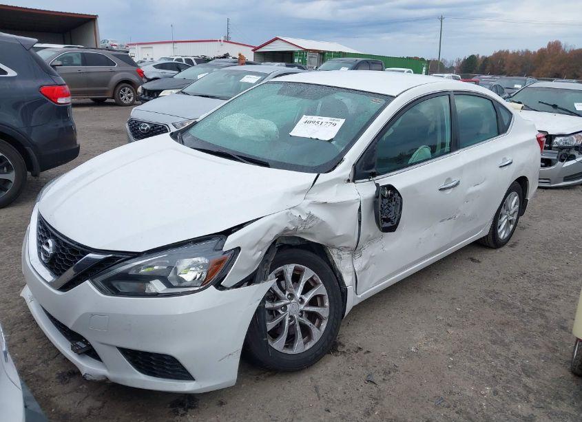 Photo 2 of 2018 Nissan Sentra SV (VIN 3N1AB7AP9JY267585)