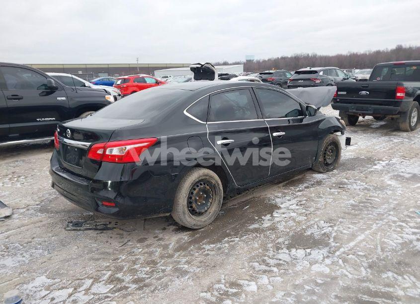 Photo 4 of 2018 Nissan Sentra S (VIN 3N1AB7AP9JY290459)