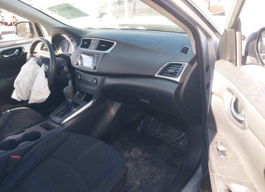 Photo 5 of 2018 Nissan Sentra S (VIN 3N1AB7AP9JY299467)