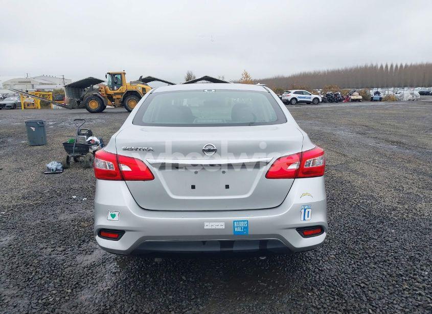 Photo 17 of 2018 Nissan Sentra S (VIN 3N1AB7AP9JY304912)
