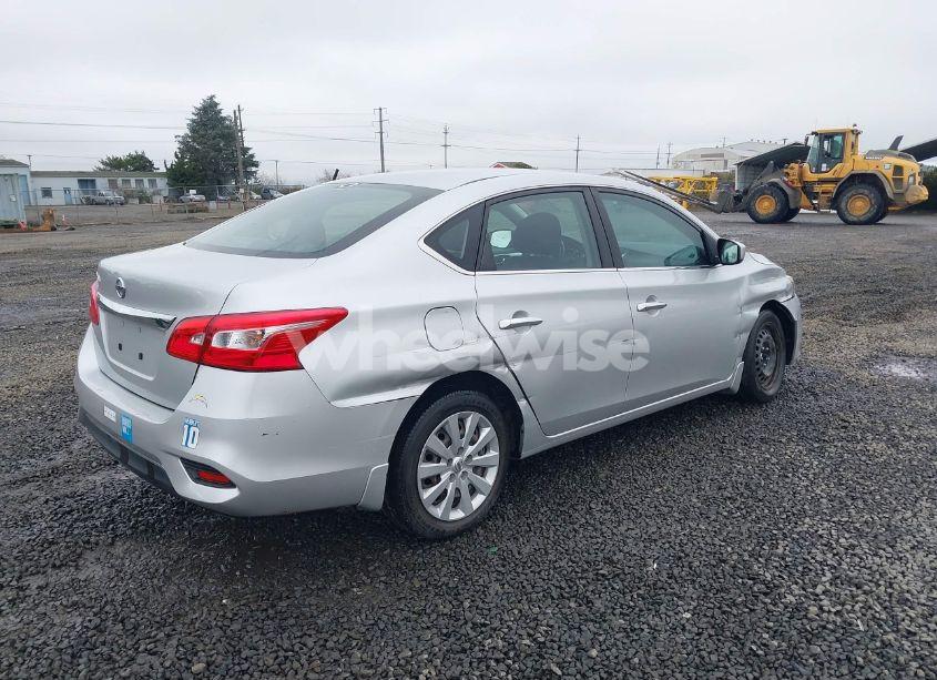 Photo 4 of 2018 Nissan Sentra S (VIN 3N1AB7AP9JY304912)