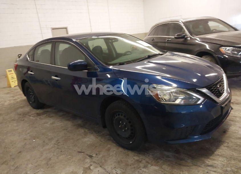 2018 Nissan Sentra S (VIN 3N1AB7AP9JY332693) main photo